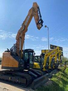 Image-CMG-concessionnaire- matériel-TP-travaux publics-BTP-industrie-Moulins-Allier-Auvergne-machines-machine-engins-engin-chargeuse-pelleteuse-pelle-minipelle- mini pelle-dumper- chariot télescopique