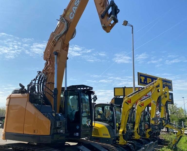 Image-CMG-concessionnaire- matériel-TP-travaux publics-BTP-industrie-Moulins-Allier-Auvergne-machines-machine-engins-engin-chargeuse-pelleteuse-pelle-minipelle- mini pelle-dumper- chariot télescopique