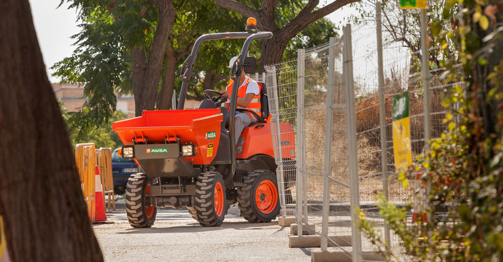 Ausa dumper travaux publics carrière CMG concessionnaire materiel tp BTP clermont ferrand puy de dôme auvergne nevers nièvre bourgogne auxerre yonne moulins allier rodez aveyron cantal haute loire lot lozère Brive la gaillarde ussel corrèze cher creuse